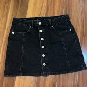 Size 8 American Eagle black denim Jean mini skirt high waisted button front